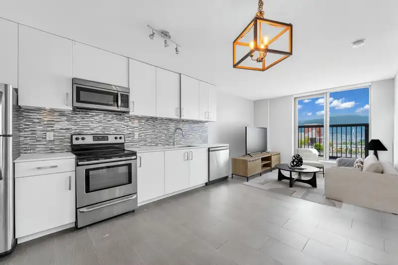 1011 66 W CORDOVA STREET - photo 1 of 11