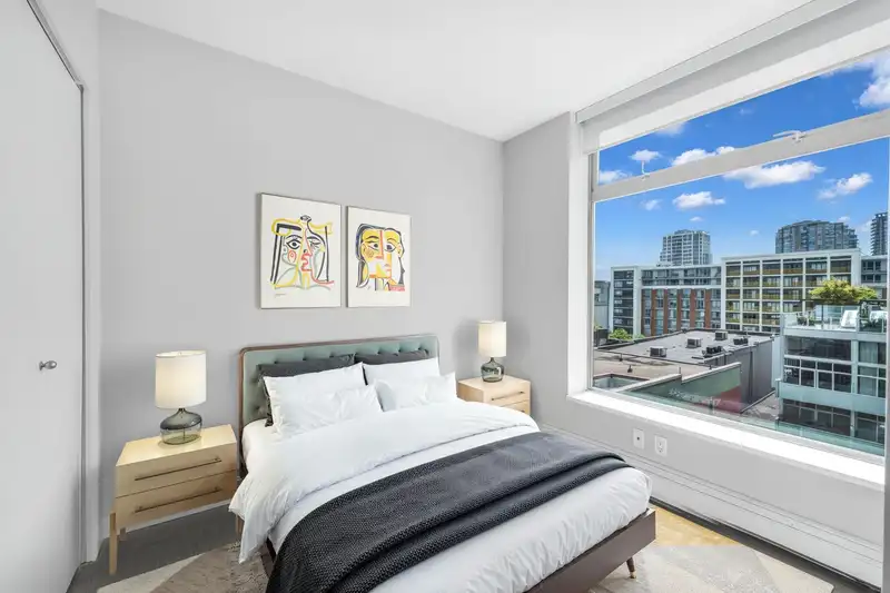 1011 66 W CORDOVA STREET - photo 4 of 11