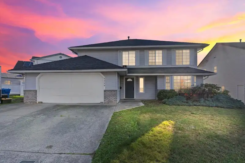 3236 MALLARD STREET - photo 1 of 40