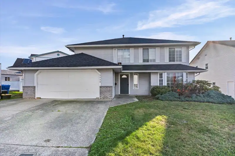 3236 MALLARD STREET - photo 2 of 40