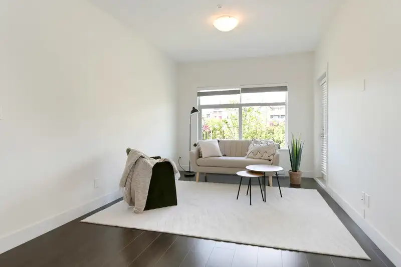 416 6480 195A STREET - photo 2 of 31