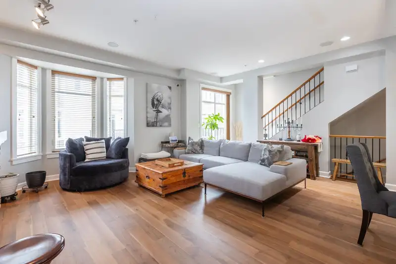 136 20738 84 AVENUE - photo 3 of 40