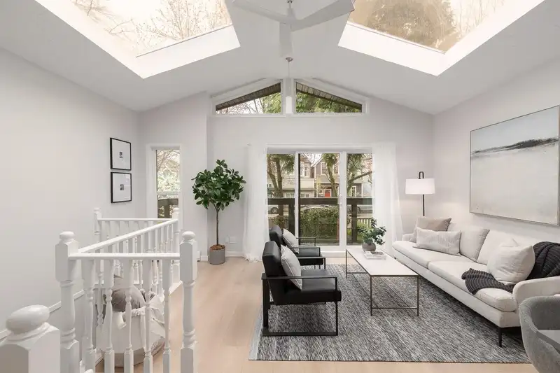 721 E PENDER STREET - photo 4 of 31