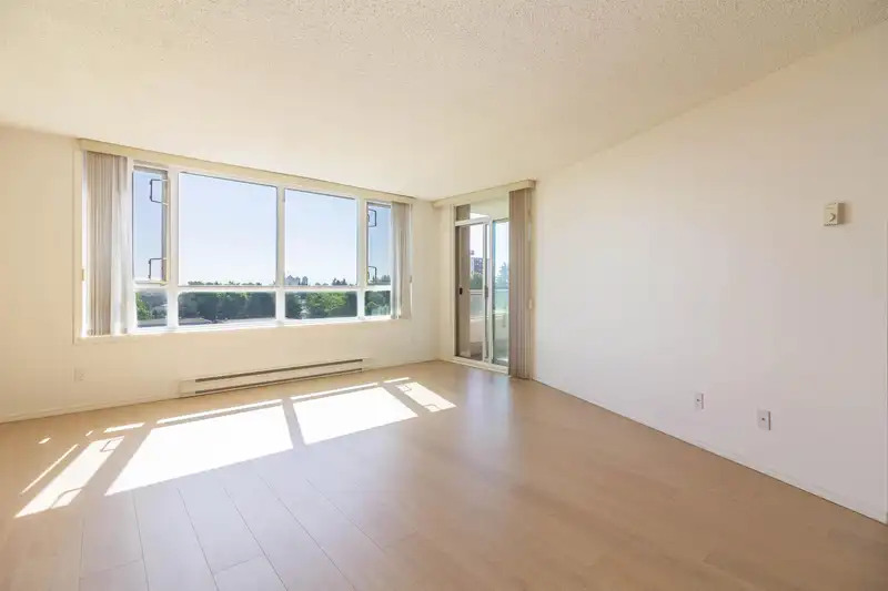 907 6055 NELSON AVENUE - photo 4 of 40