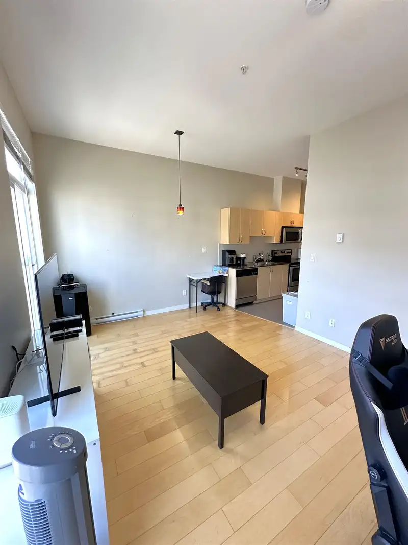 505 13728 108 AVENUE - photo 3 of 24