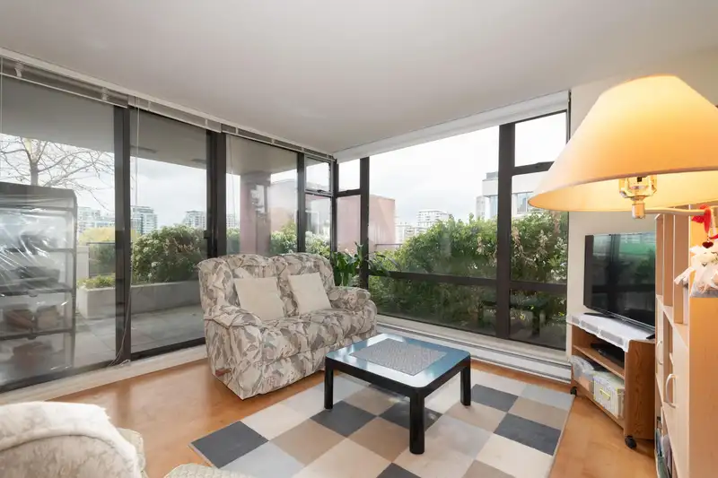 409 5933 COONEY ROAD - photo 3 of 36