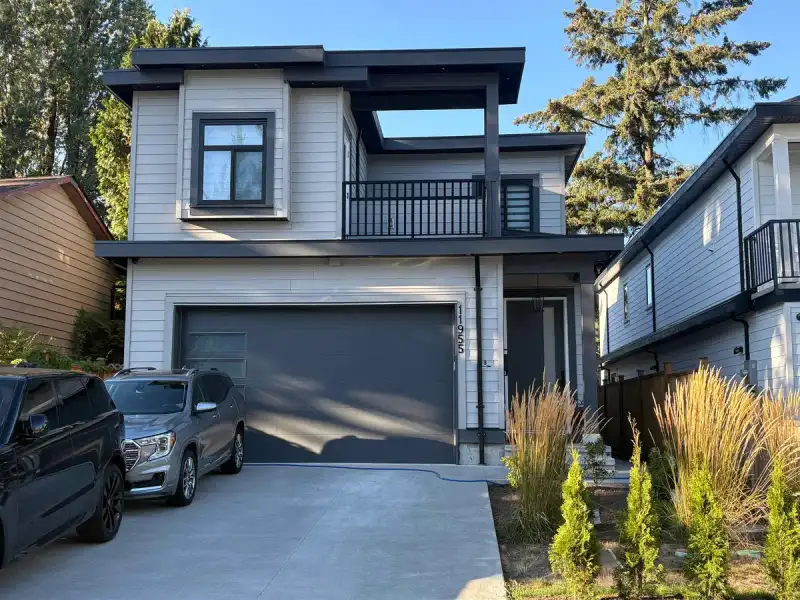 11955 NE GILMORE CRESCENT - photo 1 of 1