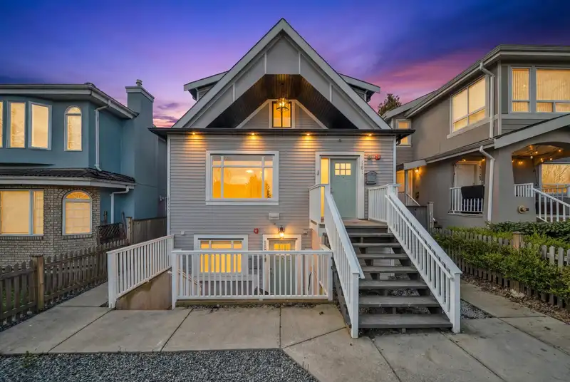 3128 KINGS AVENUE - photo 1 of 28