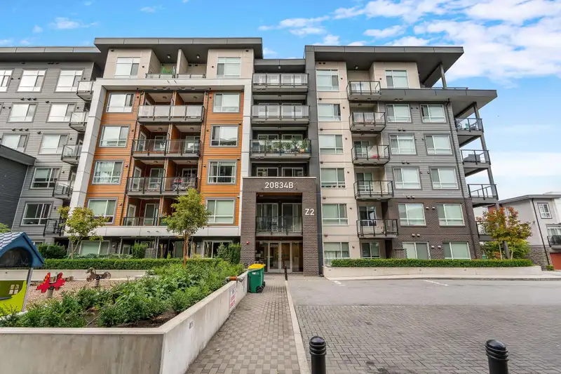 B118 20834 80 AVENUE - photo 2 of 23