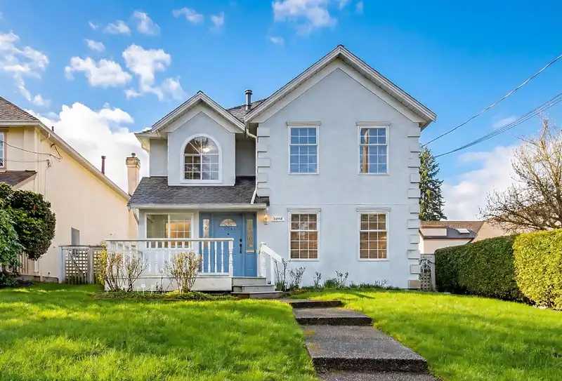 12724 28 AVENUE - photo 1 of 30