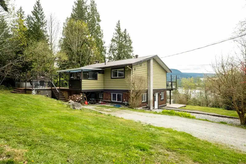 5930 SHOAL WAY - photo 1 of 40