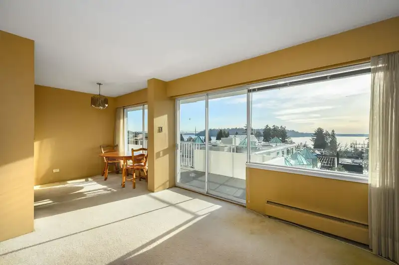 203 1730 DUCHESS AVENUE - photo 2 of 23