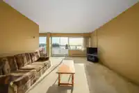 203 1730 DUCHESS AVENUE - thumbnail 4