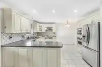 7996 PRINCE EDWARD STREET - thumbnail 4