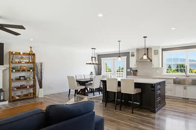 34246 JASPER AVENUE - photo 2 of 40