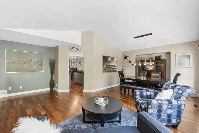 11377 CREEKSIDE STREET - photo 4 of 37