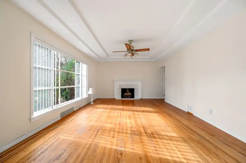 1441 W 49TH AVENUE - photo 3 of 36