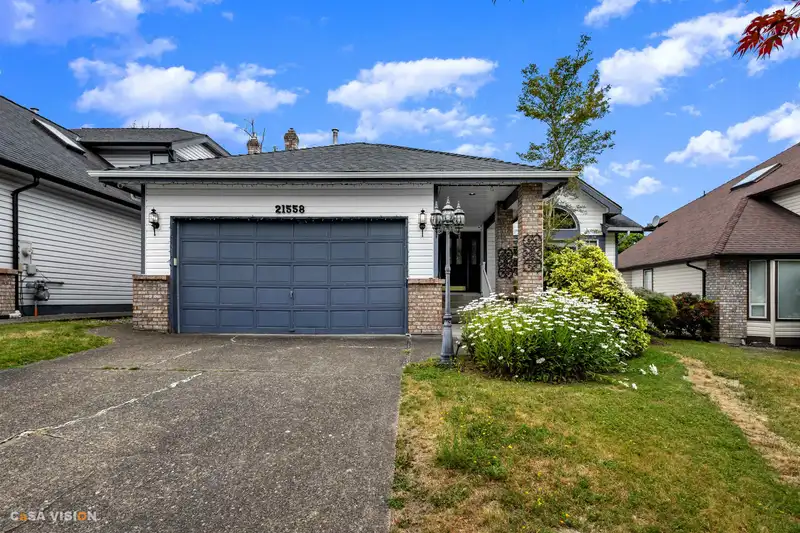 21558 86A CRESCENT - photo 1 of 32
