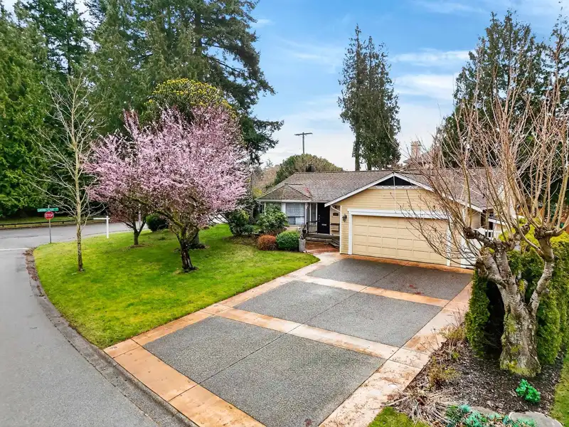 12988 18 AVENUE - photo 3 of 29