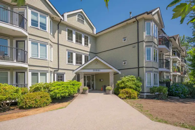 101 20881 56 AVENUE - photo 3 of 27