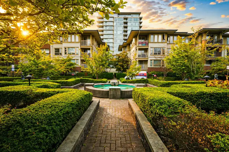 3415 5119 GARDEN CITY ROAD - photo 2 of 40
