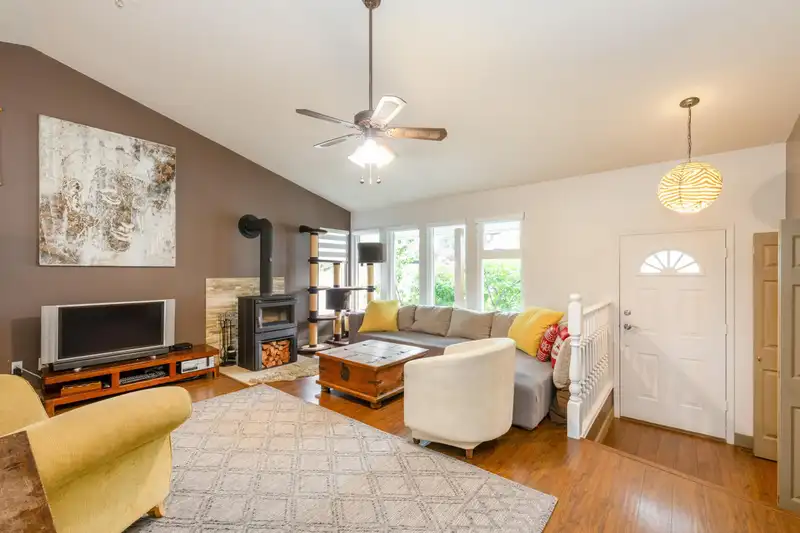 12193 MAKINSON STREET - photo 3 of 30