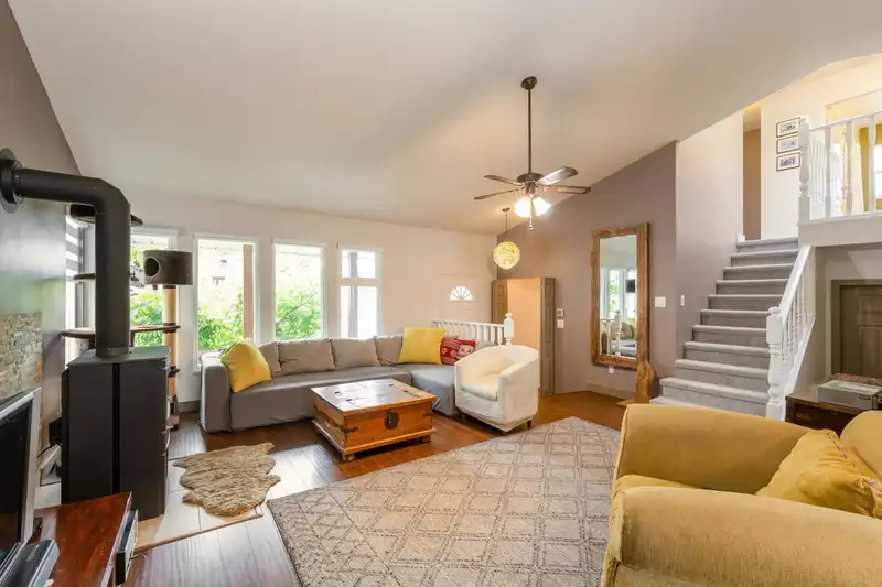 12193 MAKINSON STREET - photo 4 of 30