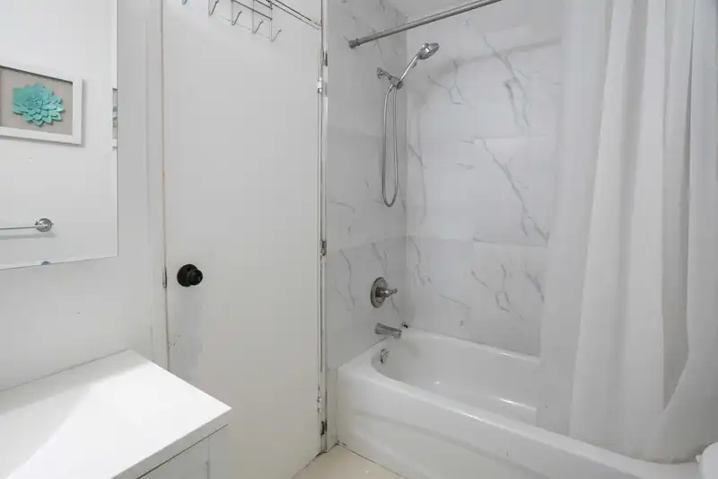 17 27044 32 AVENUE - photo 2 of 11