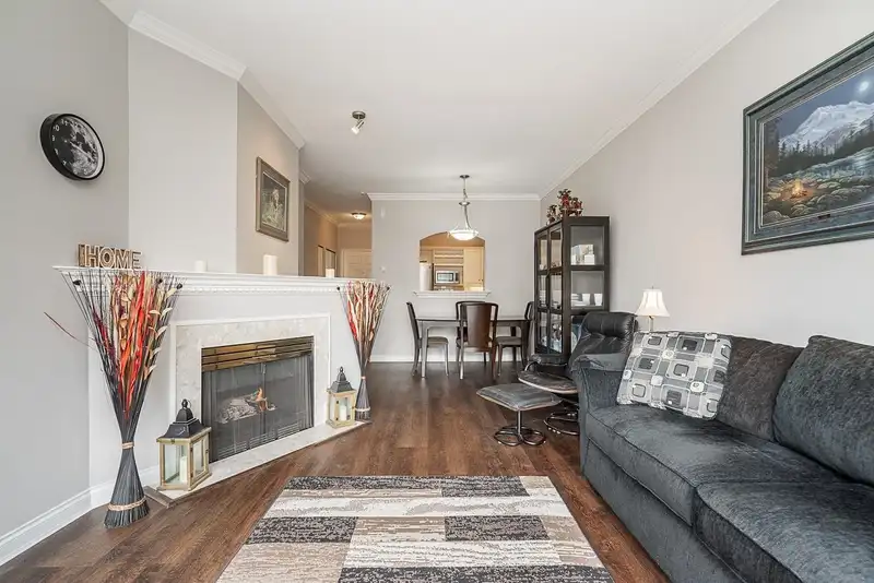 316 2985 PRINCESS CRESCENT - photo 2 of 40