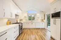 2511 BOSWELL AVENUE - thumbnail 1