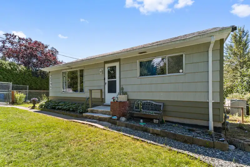 32530 FRASER CRESCENT - photo 1 of 39