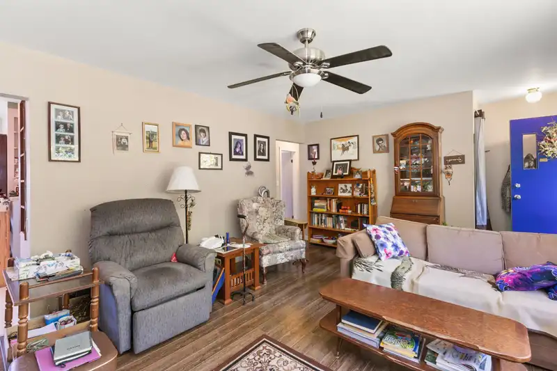 32530 FRASER CRESCENT - photo 4 of 39