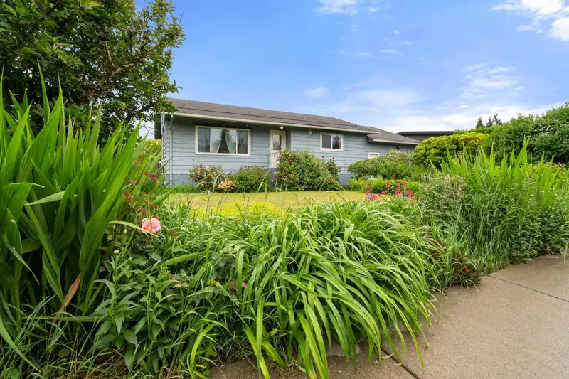 1732 AGASSIZ AVENUE - photo 1 of 38