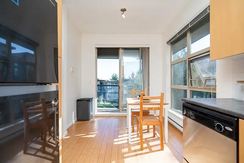 516 9319 UNIVERSITY CRESCENT - photo 4 of 34