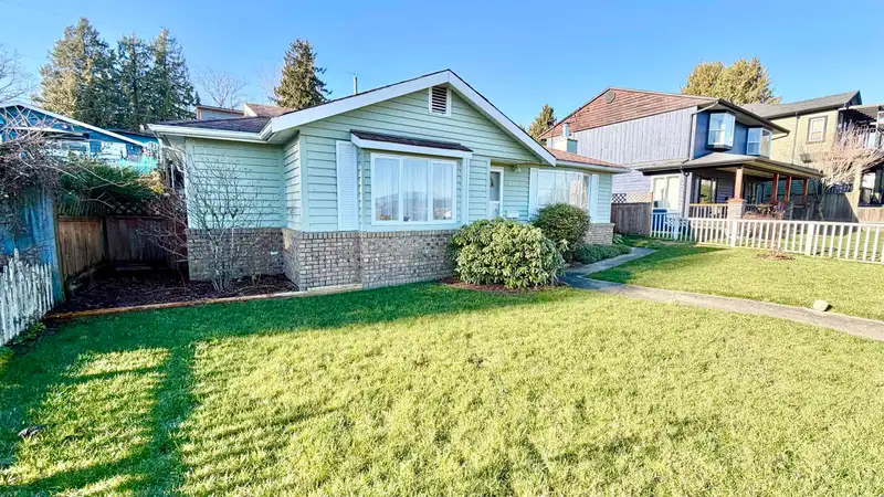 111 SAPPER STREET - photo 1 of 16