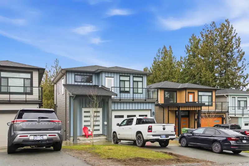 31705 UPLAND CRESCENT - photo 2 of 37