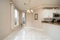 313 3098 GUILDFORD WAY - thumbnail 6