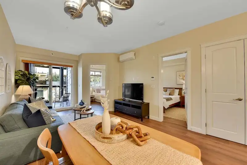 407 20367 85 AVENUE - photo 2 of 35