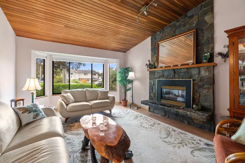 9358 213TH STREET - photo 4 of 17