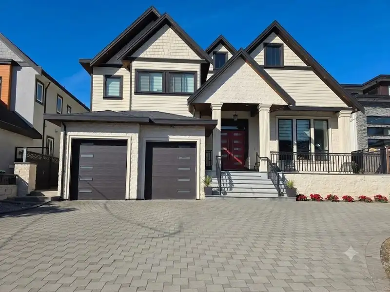 12845 99 AVENUE - photo 2 of 12