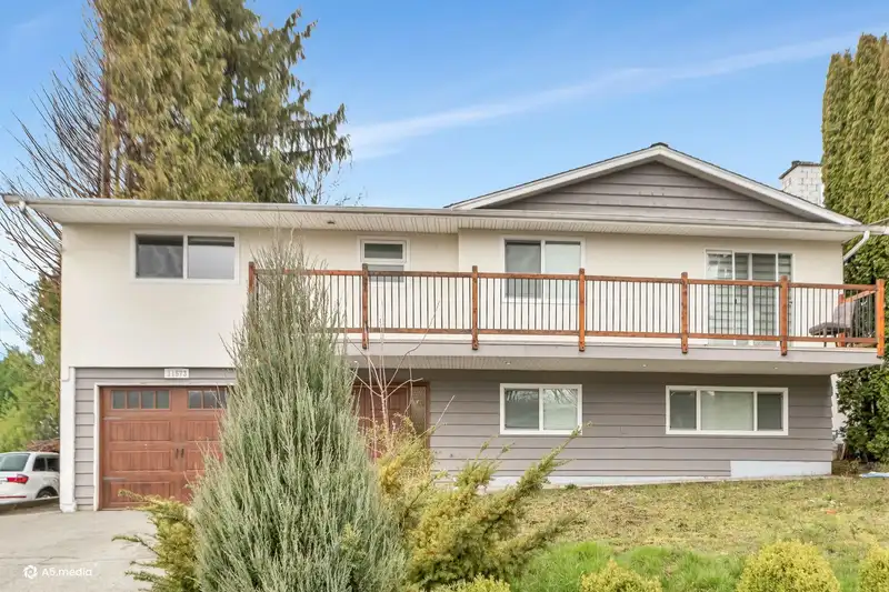 11573 84A AVENUE - photo 1 of 33