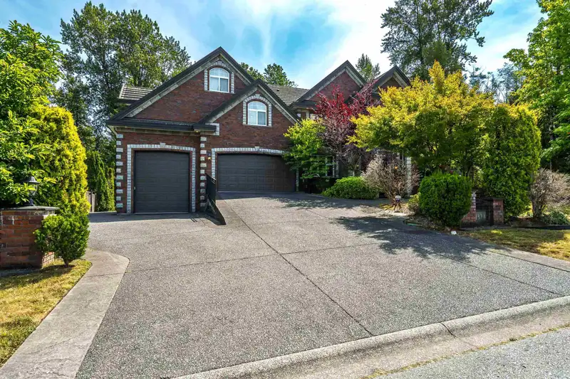 11324 161 STREET - photo 1 of 40