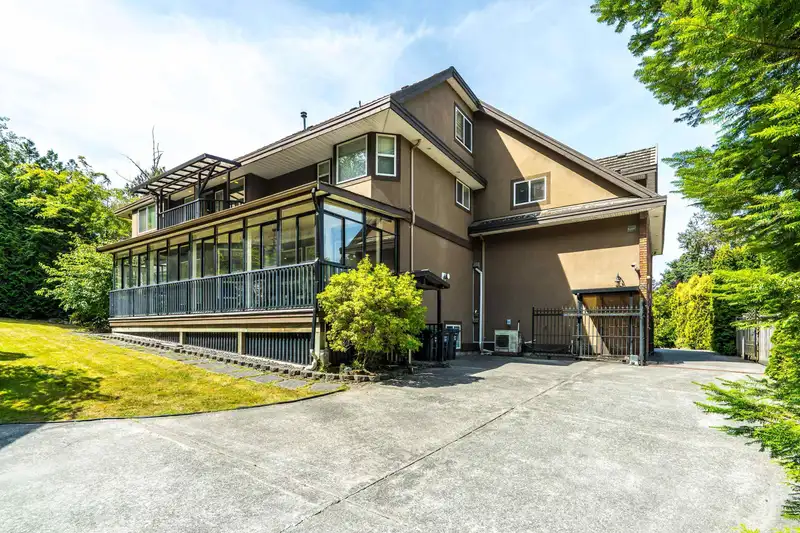 11324 161 STREET - photo 2 of 40