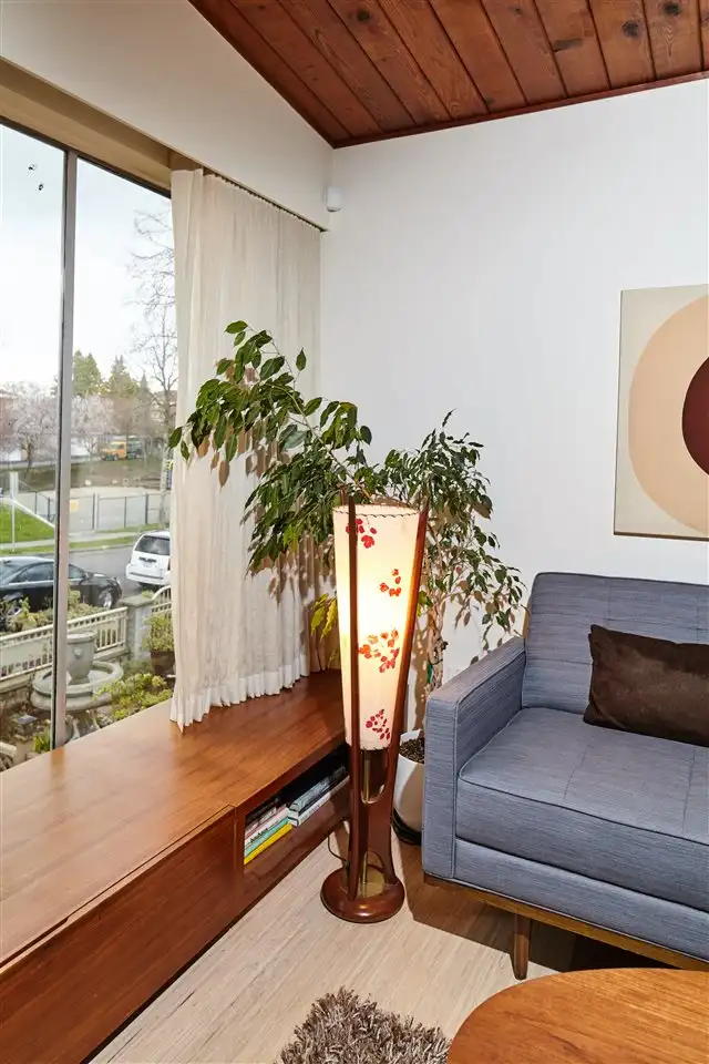 1518 E 37TH AVENUE - photo 4 of 26