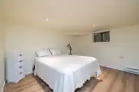 114 W KINGS ROAD - thumbnail 33