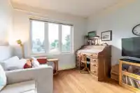 114 W KINGS ROAD - thumbnail 10