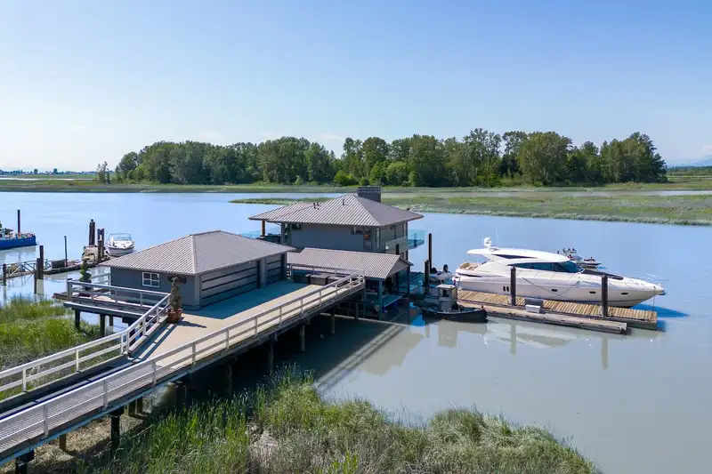 4379 W RIVER ROAD - photo 1 of 40