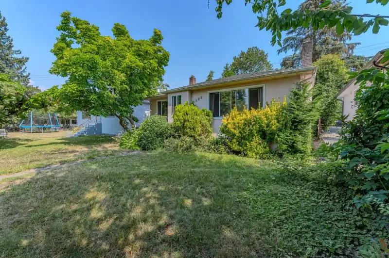 3026 GARDEN DRIVE - photo 3 of 23