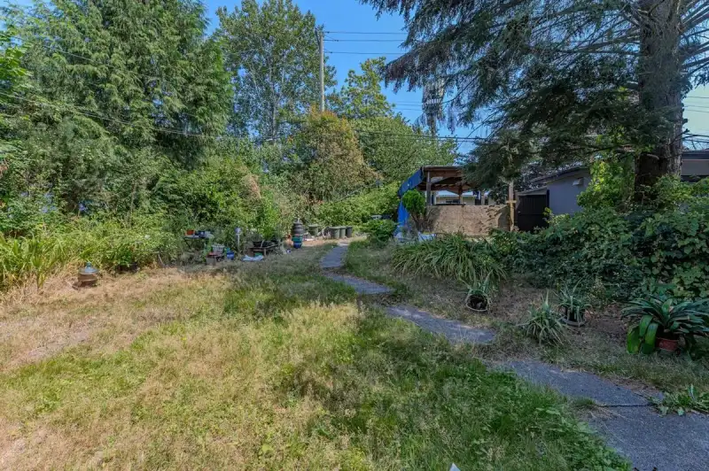 3026 GARDEN DRIVE - photo 4 of 23