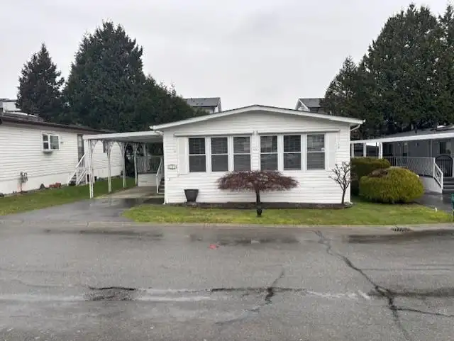 11 13507 81 AVENUE - photo 1 of 13
